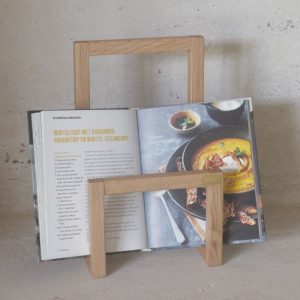 Houten tijdschriftenhouder